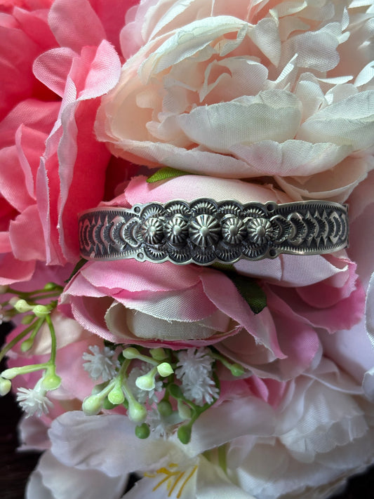 Navajo American Navajo Handmade Sterling Silver Old Look Design Cuff